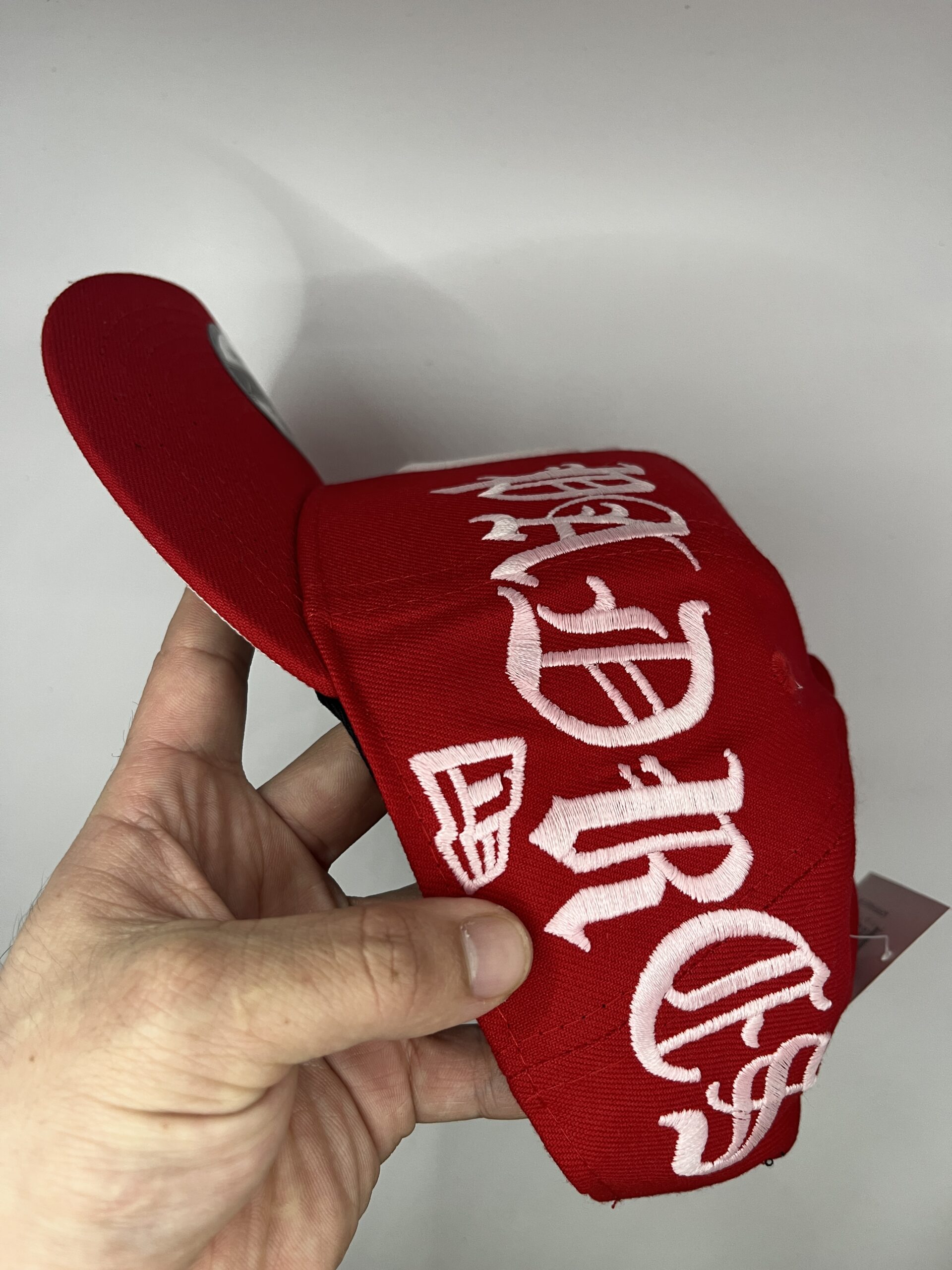 Gorra New Era 9FORTY San Diego Padres Roja Script Glow Ajustable - Image 5