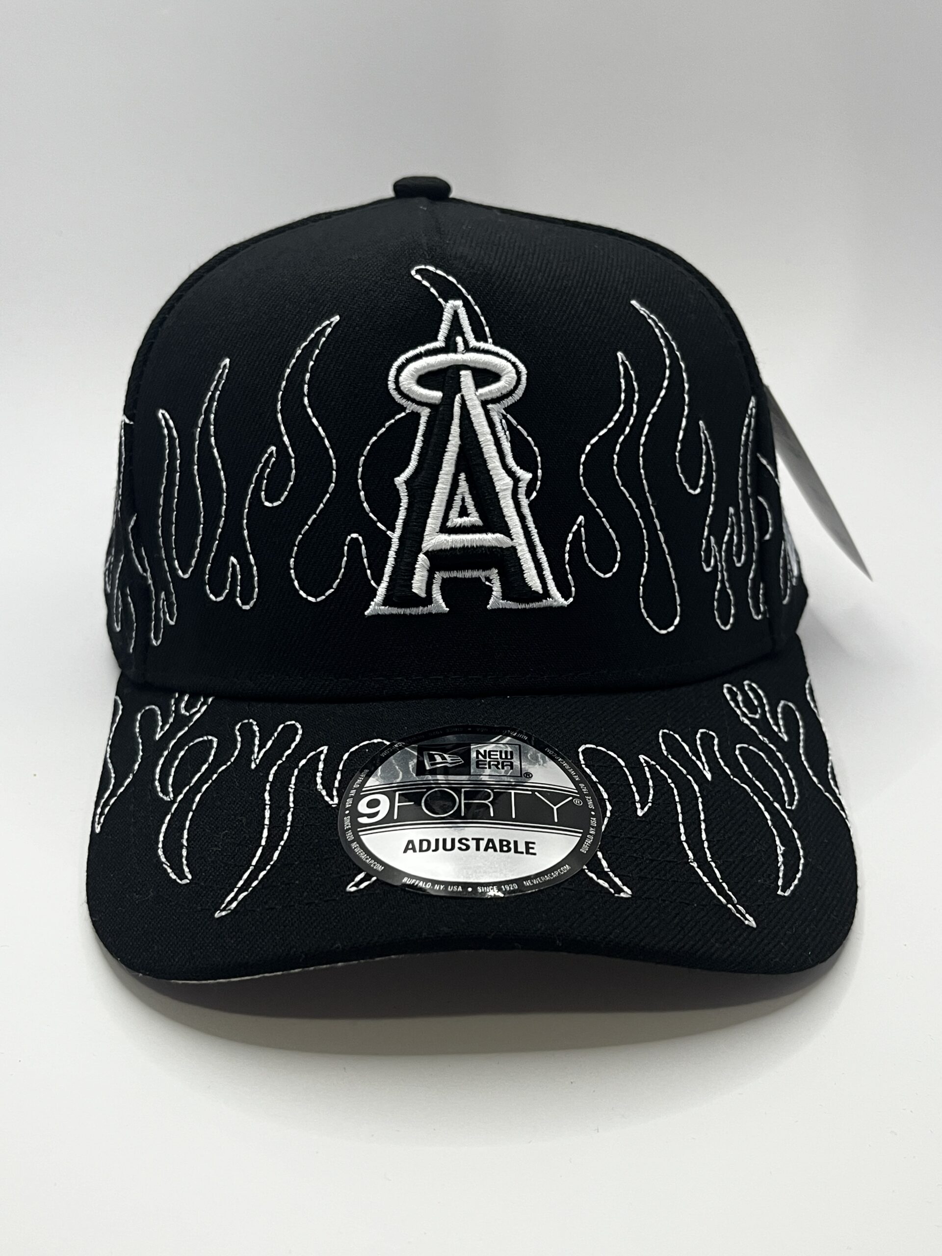 Gorra New Era 9FORTY Anaheim Angels Negra Flames Ajustable - Image 3