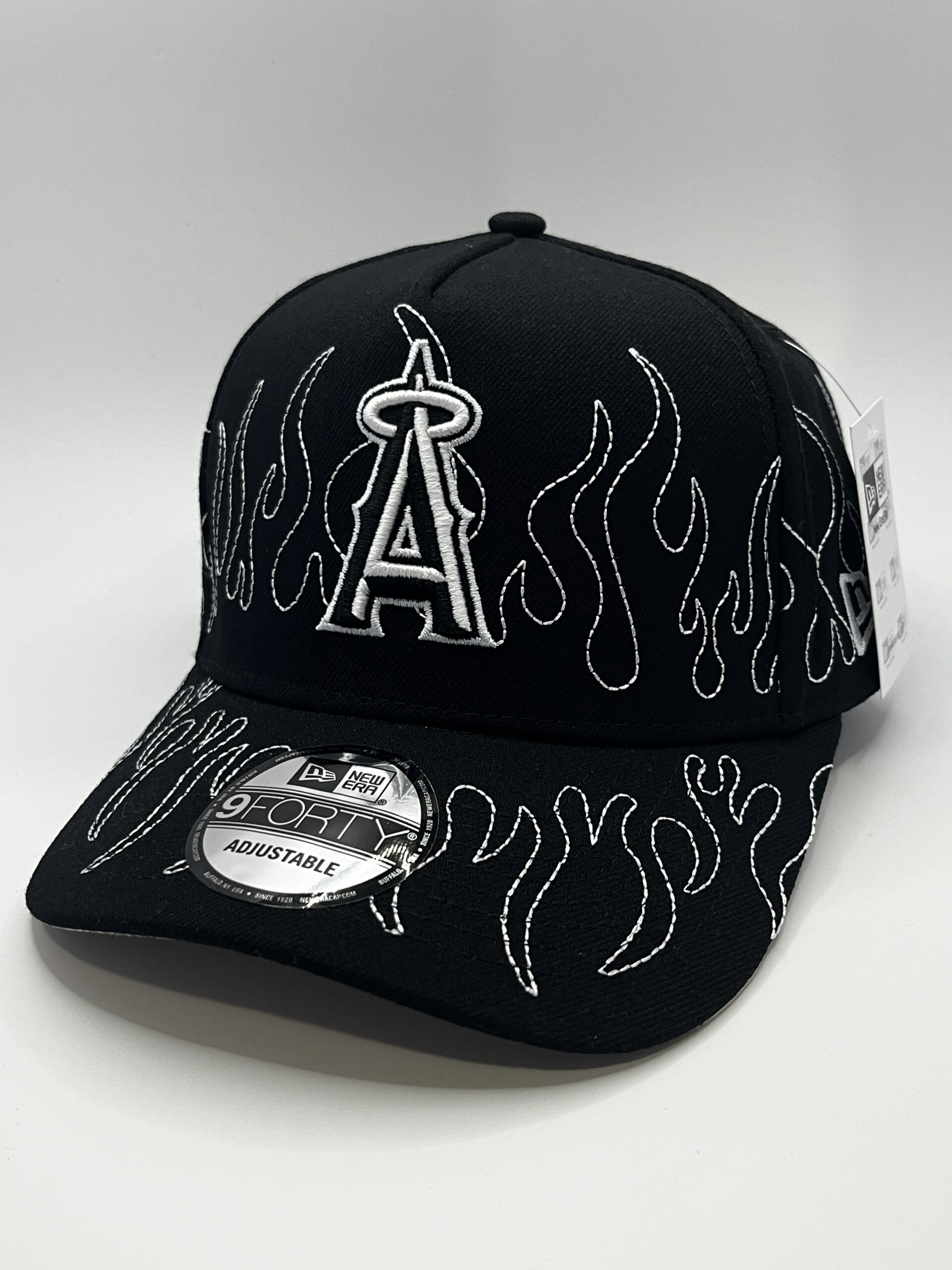 Gorra New Era 9FORTY Anaheim Angels Negra Flames Ajustable - Image 4