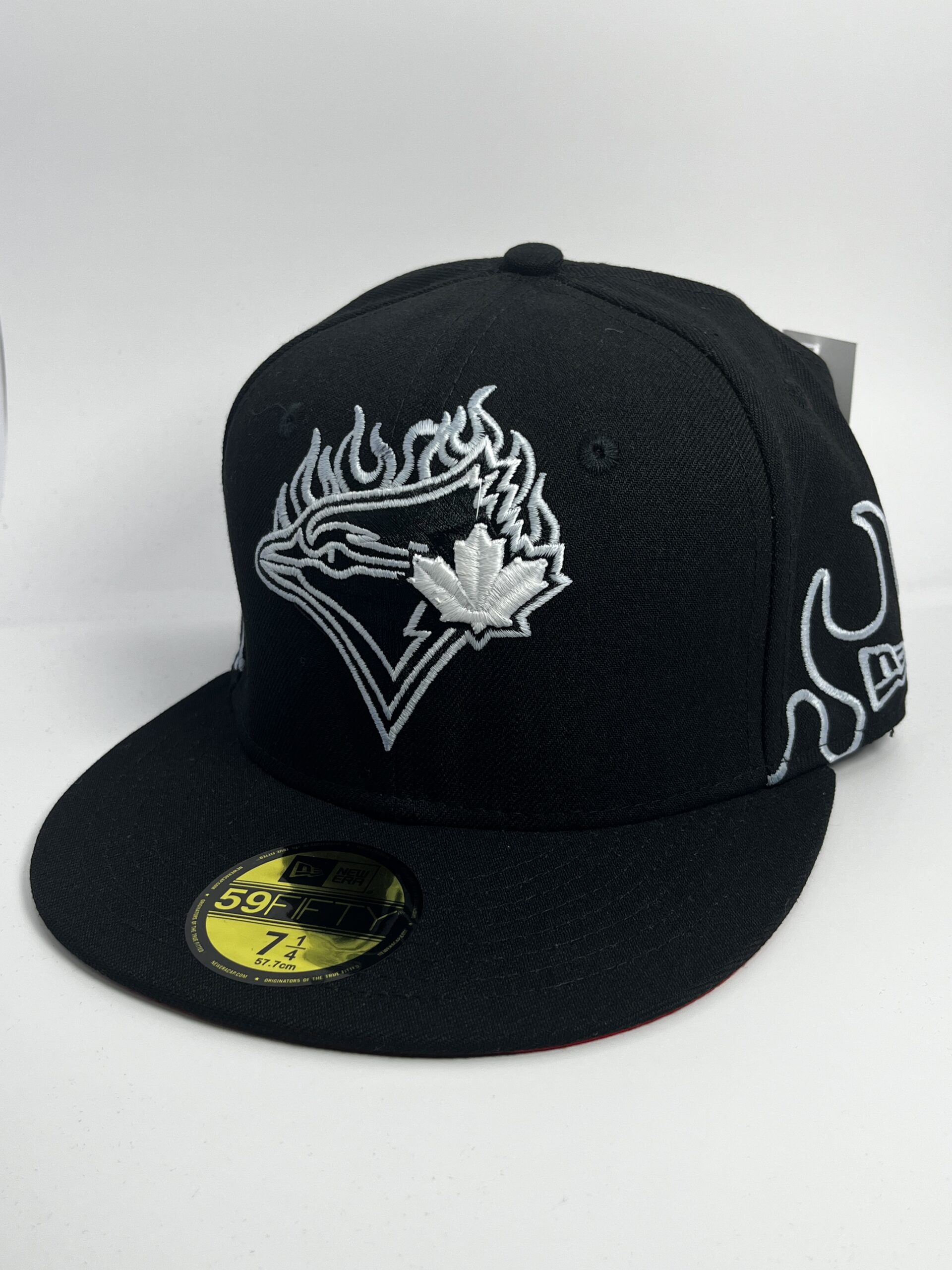 New Era 59FIFTY Toronto Blue Jays Negra Blanca Glow Llamas Talla 7 1/4 - Image 3