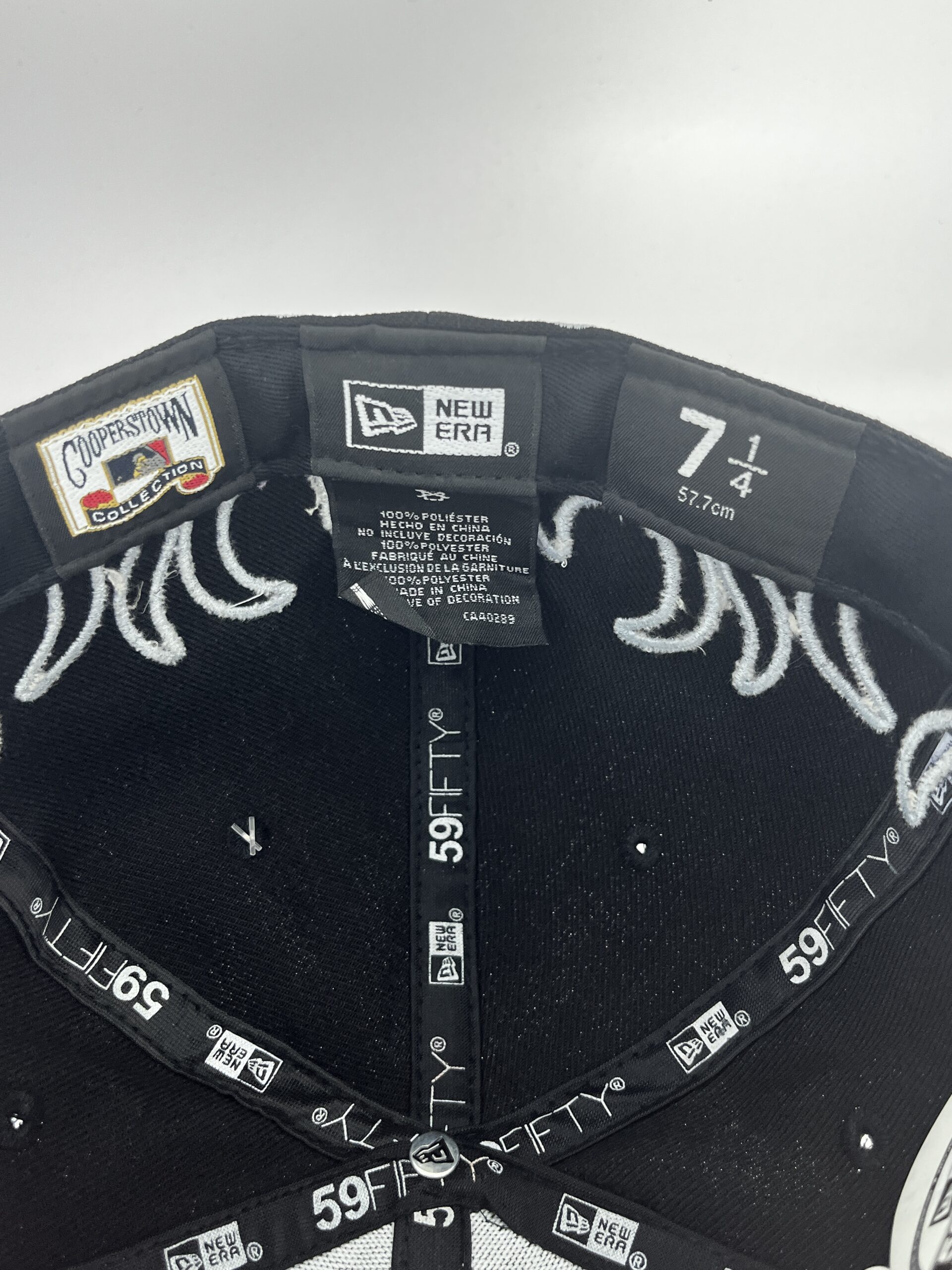 New Era 59FIFTY Toronto Blue Jays Negra Blanca Glow Llamas Talla 7 1/4 - Image 7