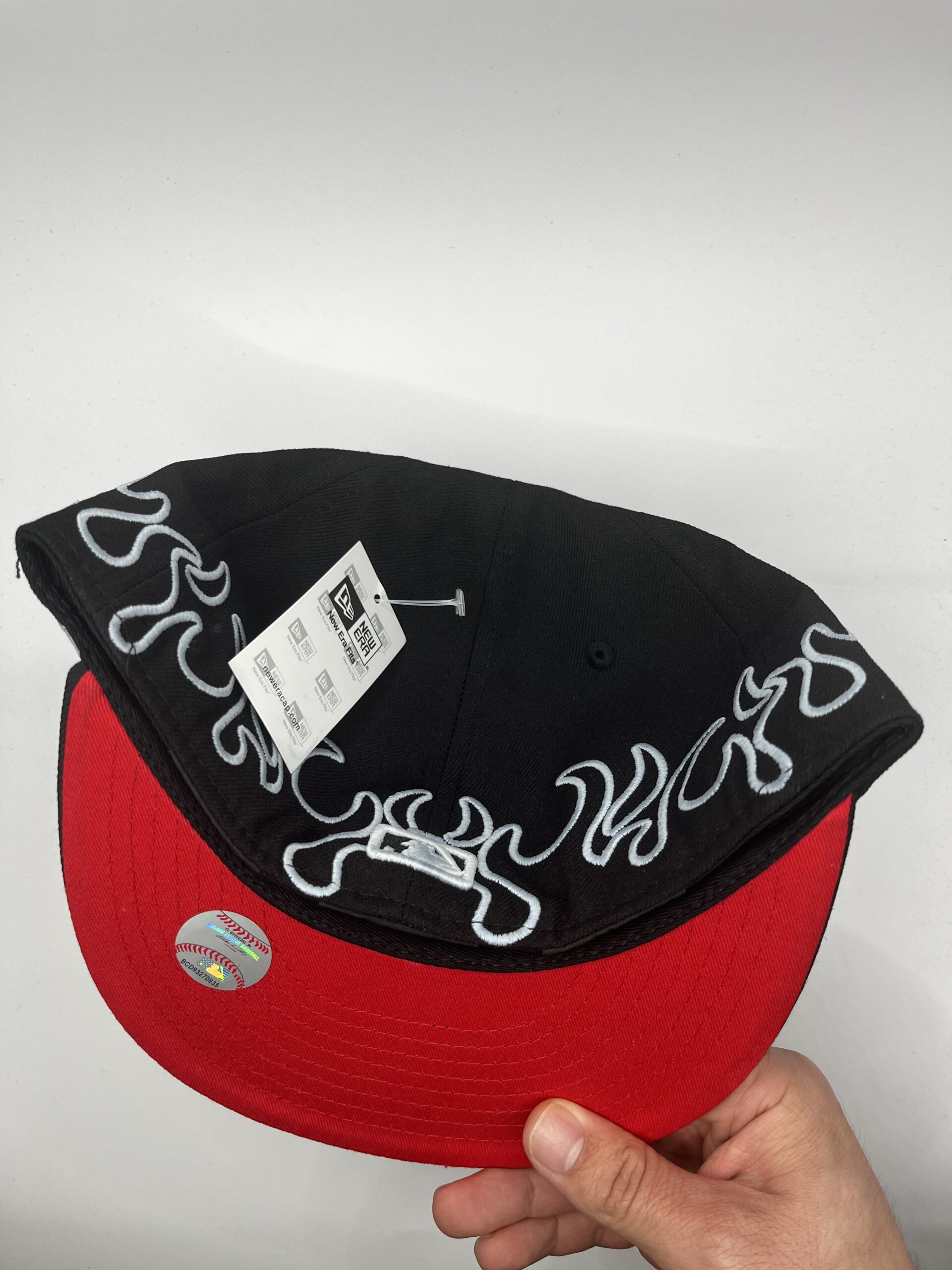 New Era 59FIFTY Toronto Blue Jays Negra Blanca Glow Llamas Talla 7 1/4 - Image 8