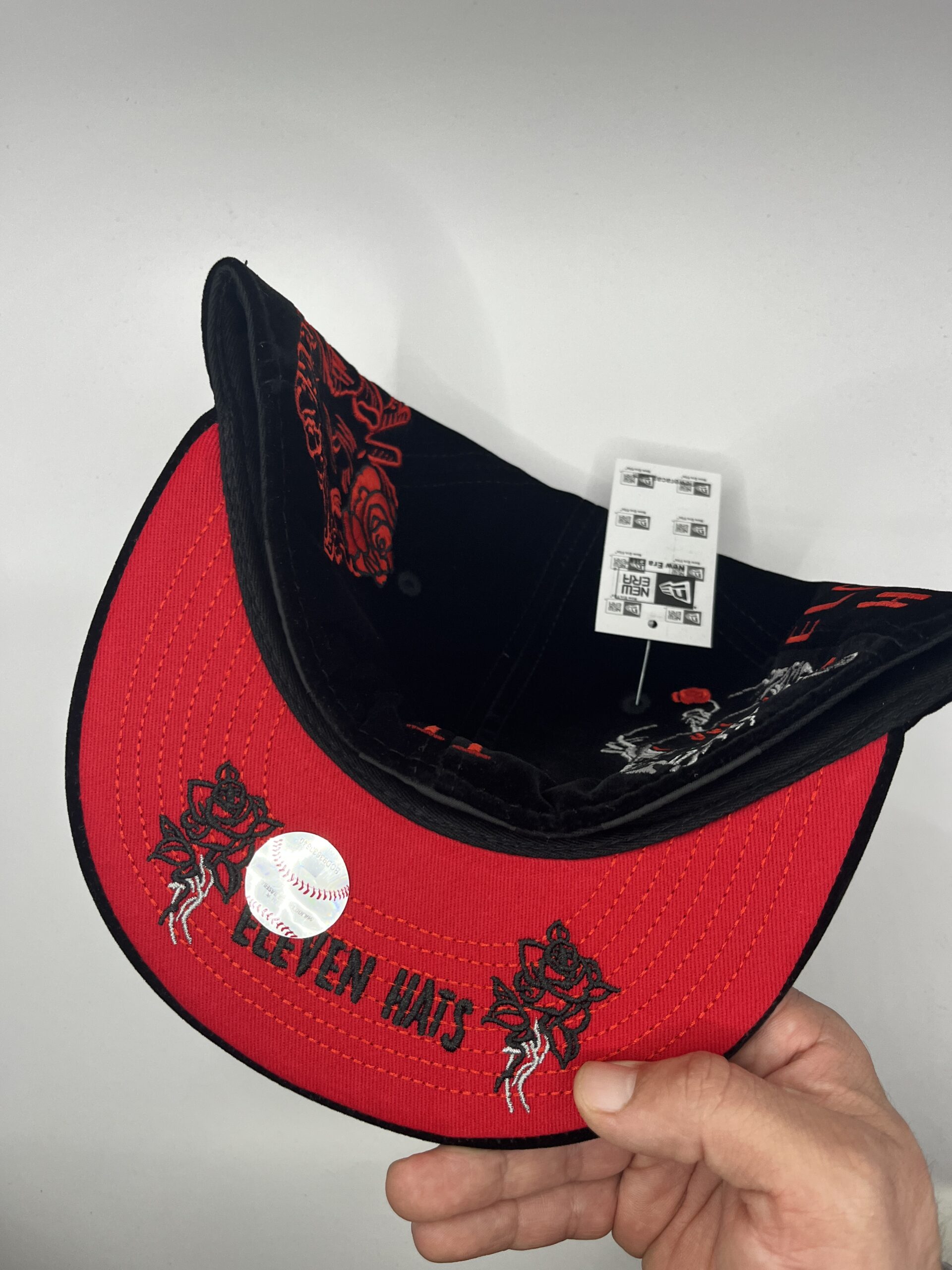 New Era 59FIFTY New York Yankees Terciopelo Negro Rosas Eleven Hats Talla 7 3/8 - Image 9