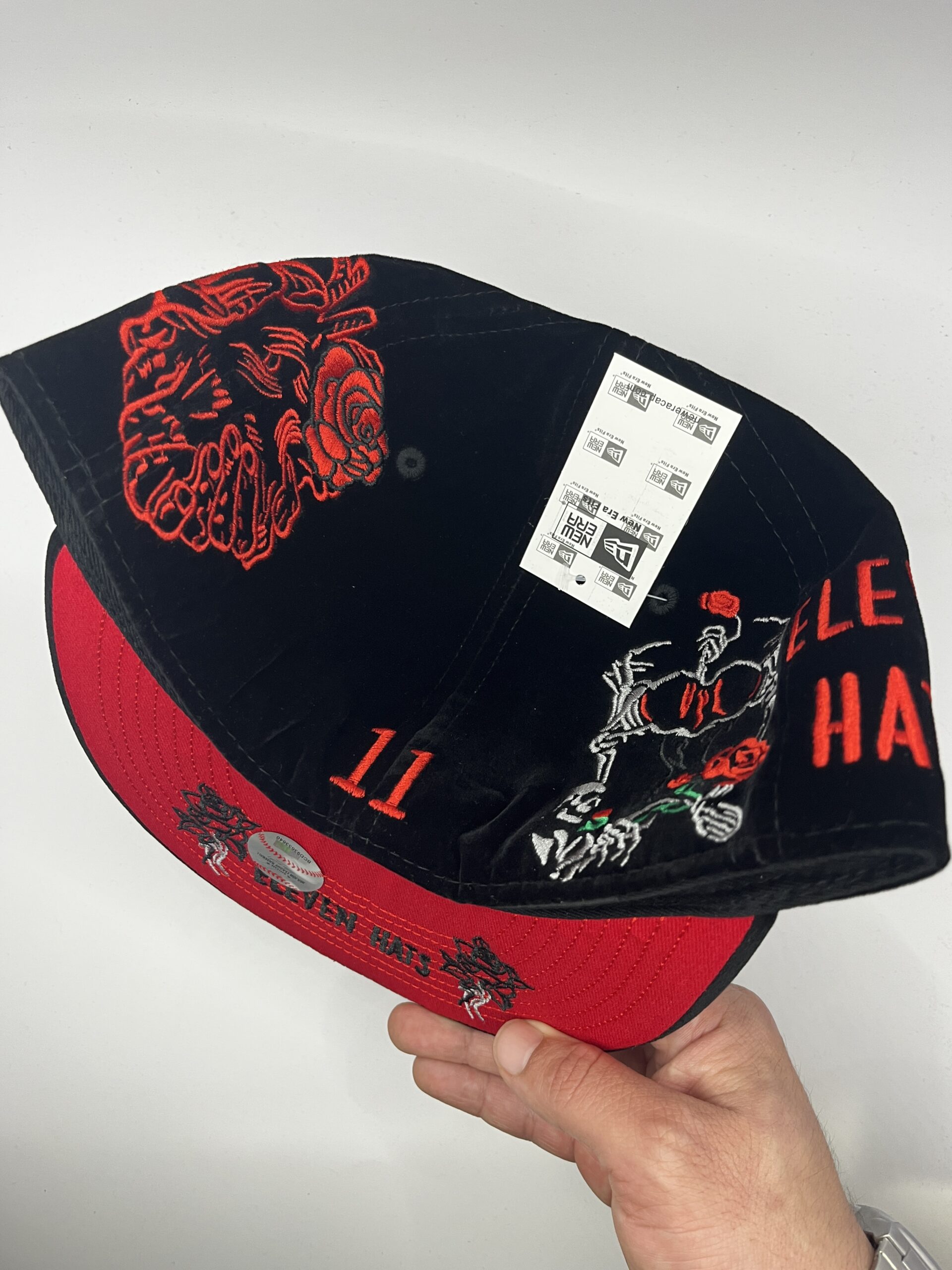 New Era 59FIFTY New York Yankees Terciopelo Negro Rosas Eleven Hats Talla 7 3/8 - Image 10