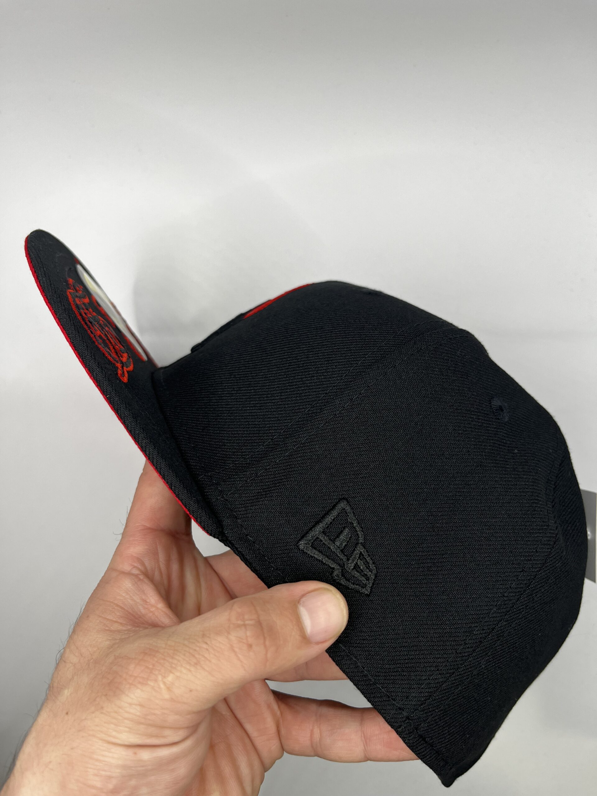 New Era 59FIFTY Los Angeles Dodgers Champions 2024 Llamas Negra Roja Talla 7 3/8 - Image 6