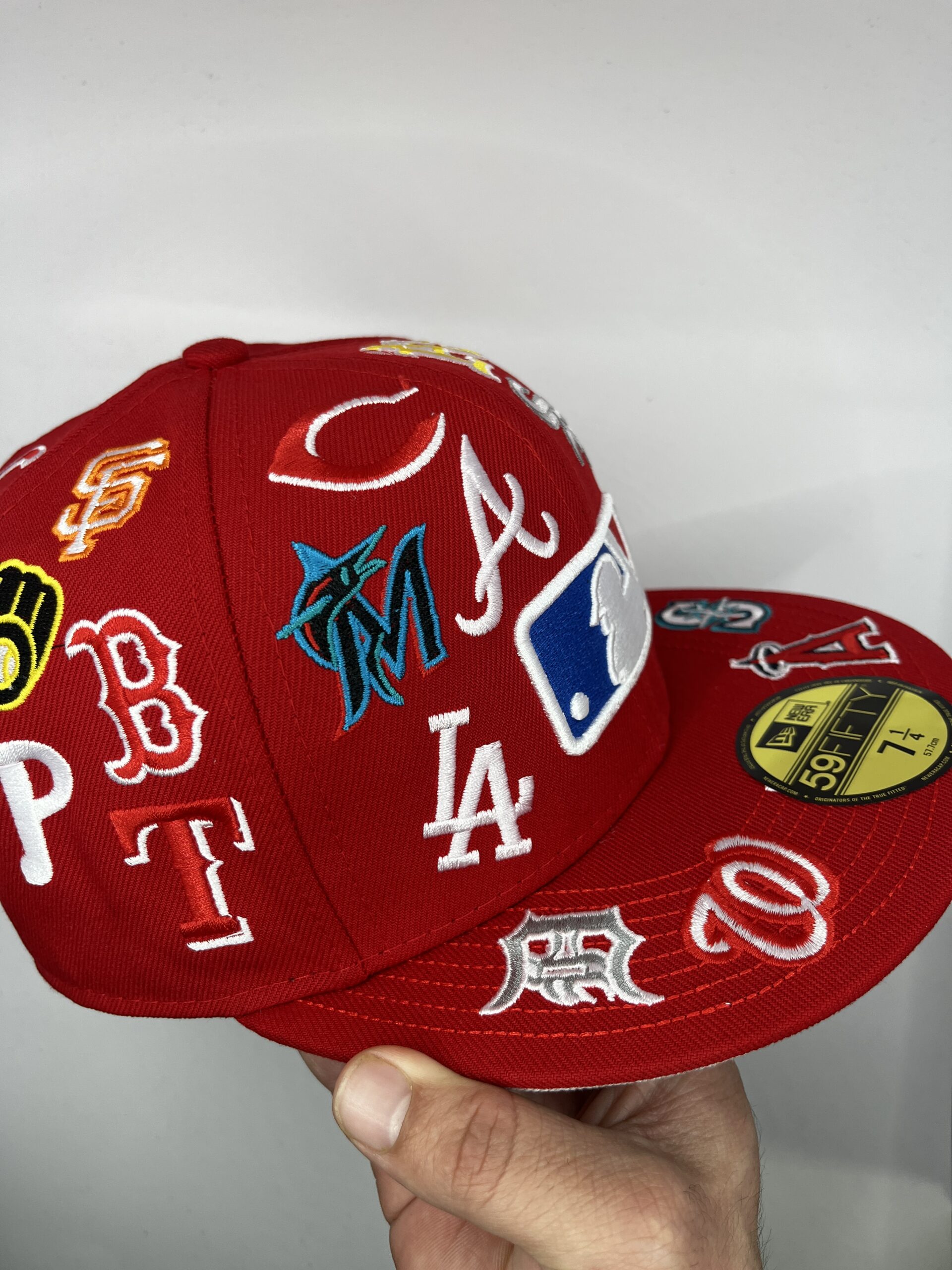 New Era 59FIFTY MLB All Over Roja Talla 7 1/4 - Image 5