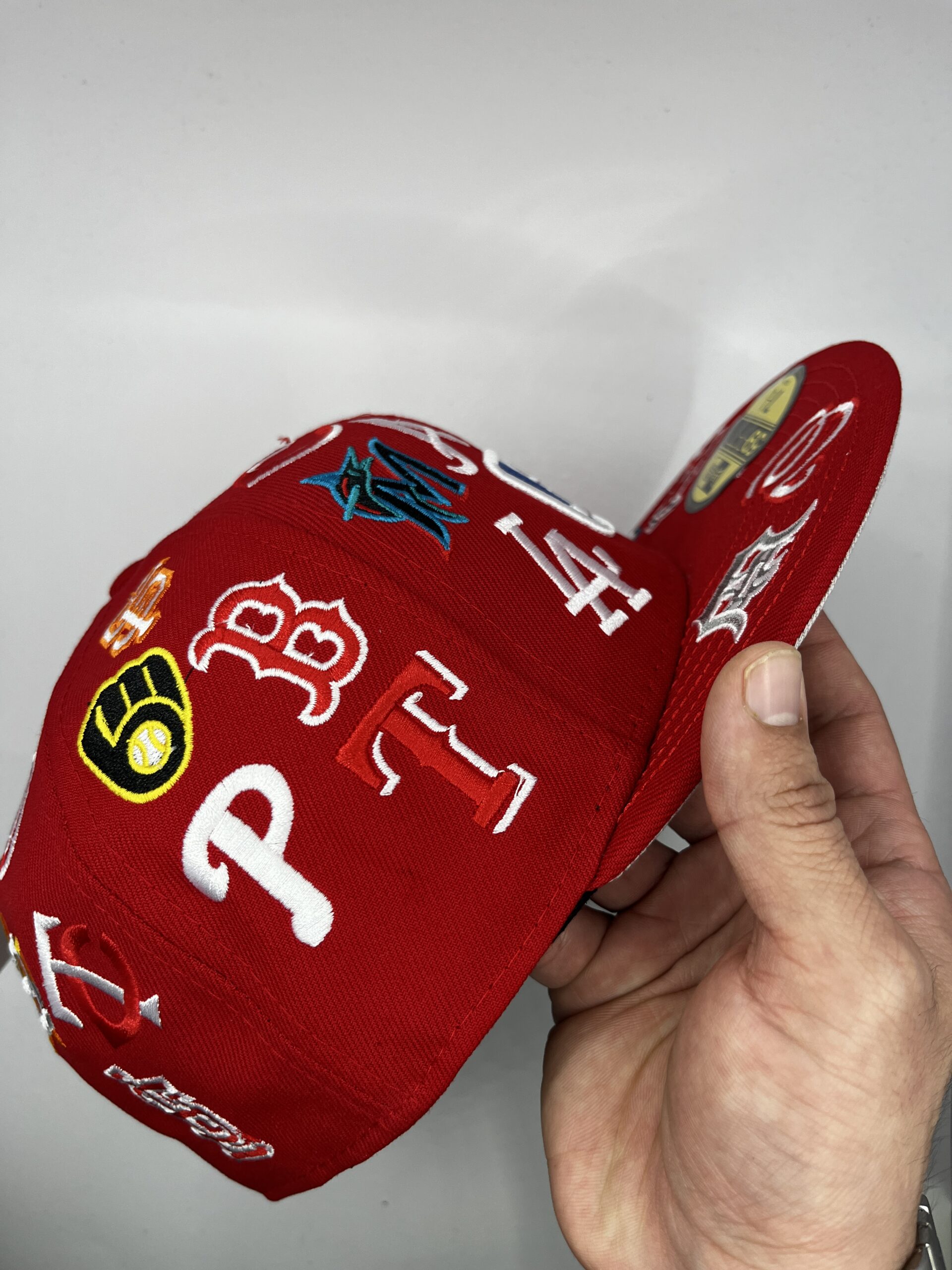 New Era 59FIFTY MLB All Over Roja Talla 7 1/4 - Image 6