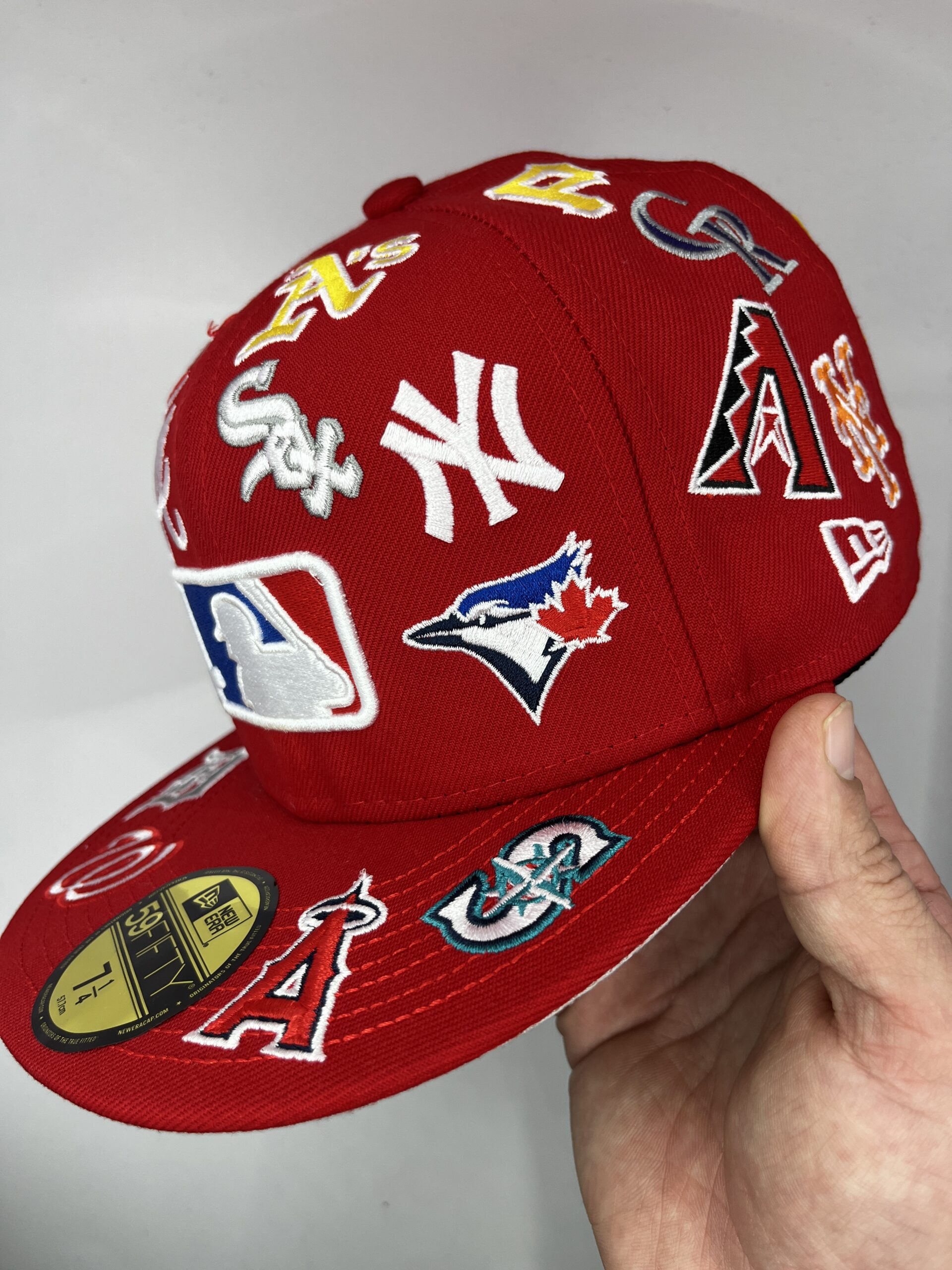 New Era 59FIFTY MLB All Over Roja Talla 7 1/4 - Image 7