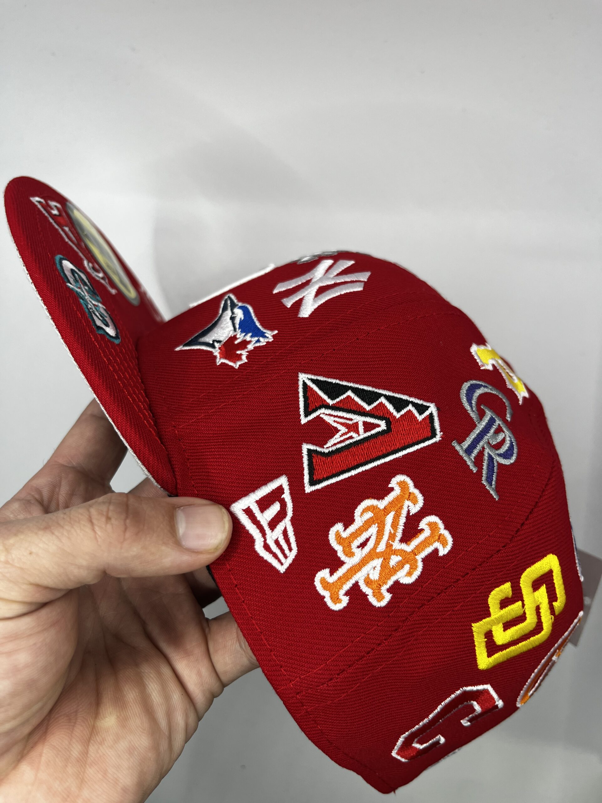 New Era 59FIFTY MLB All Over Roja Talla 7 1/4 - Image 8