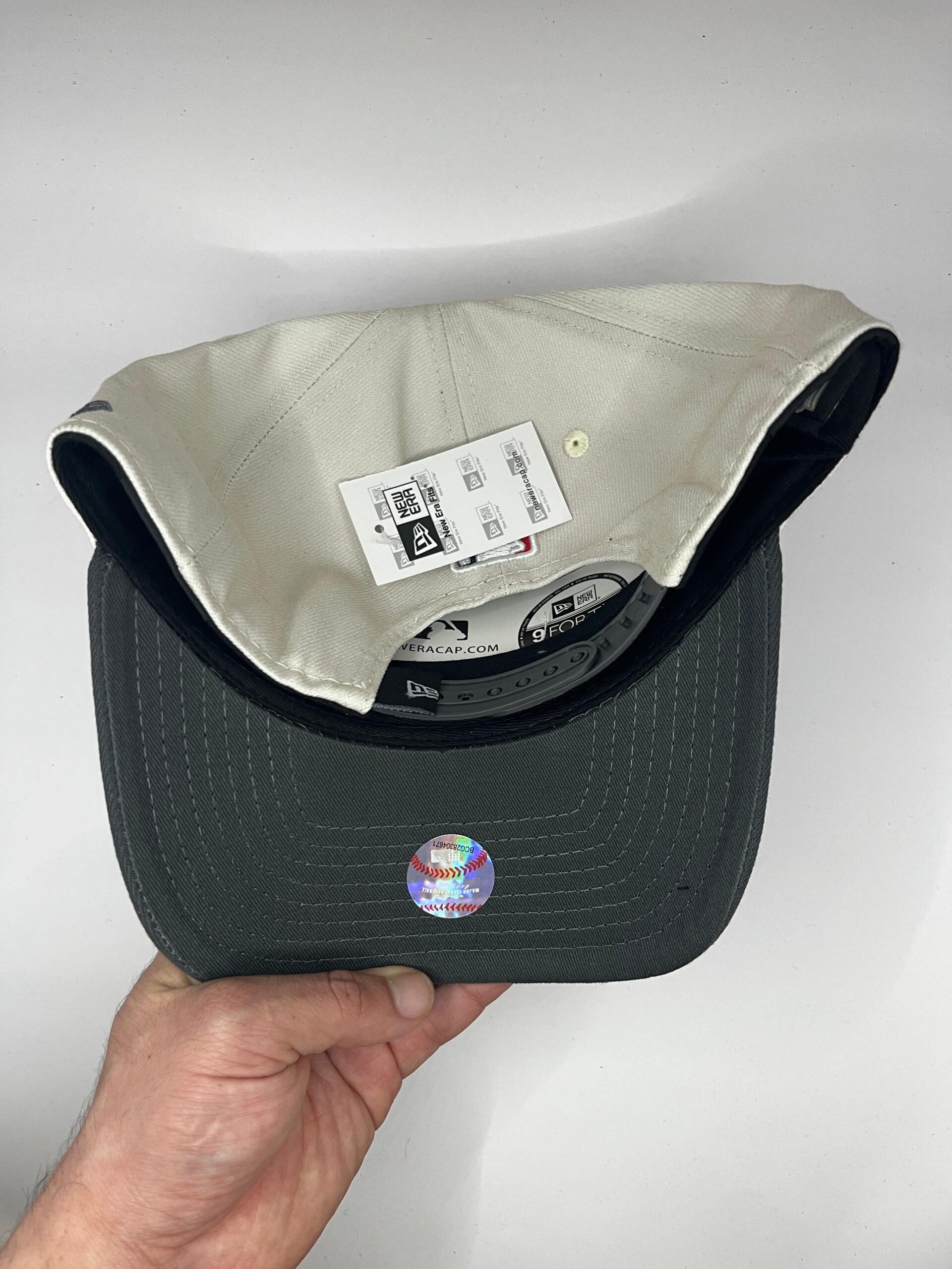 Gorra New Era 9FORTY Los Angeles Dodgers Gris World Series Champions 2025 Ajustable - Image 6