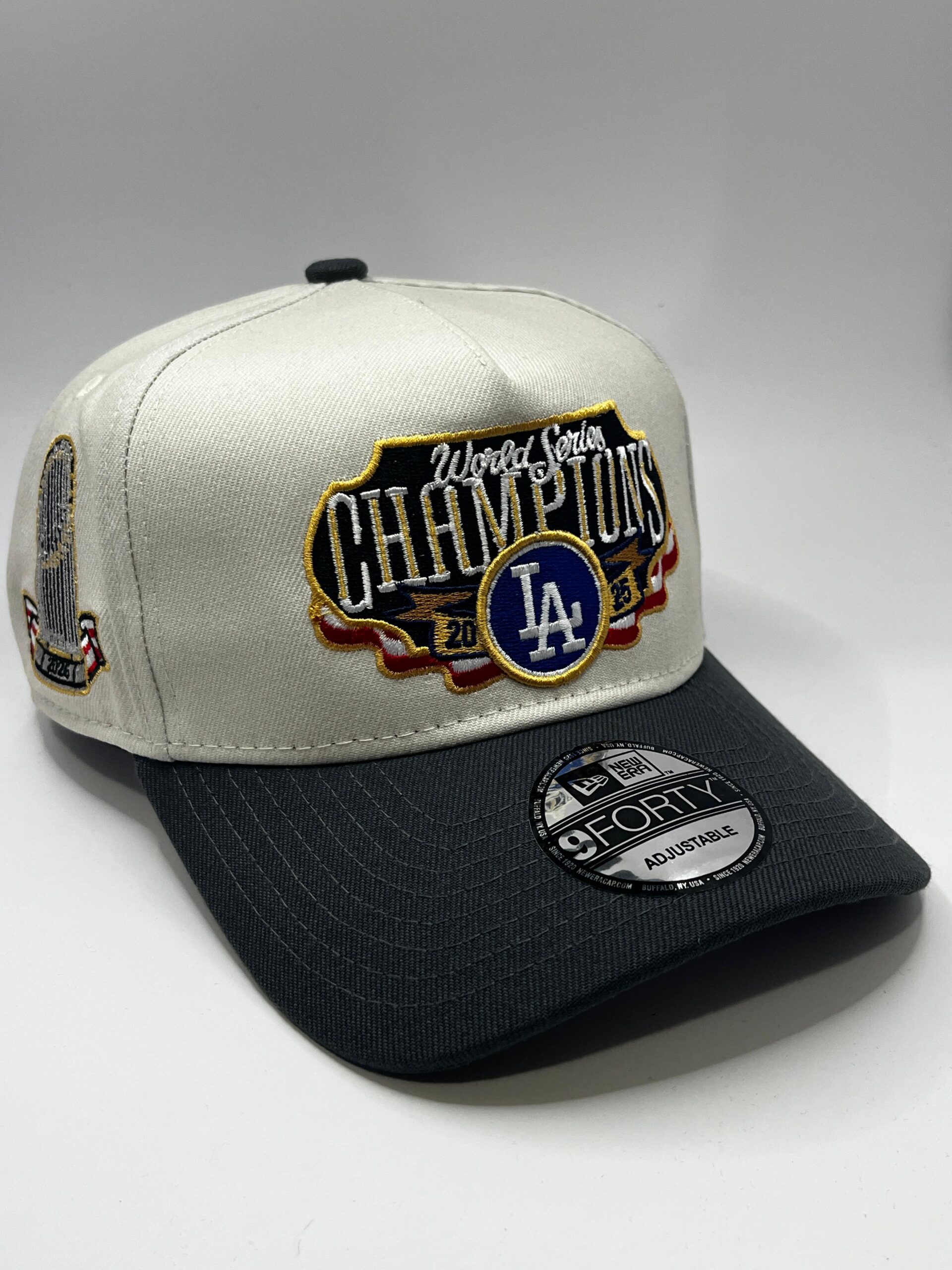 Gorra New Era 9FORTY Los Angeles Dodgers Gris World Series Champions 2025 Ajustable