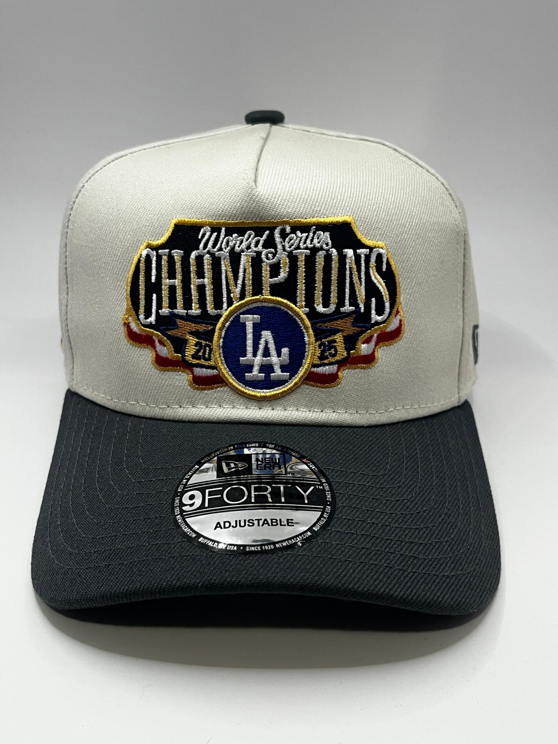 Gorra New Era 9FORTY Los Angeles Dodgers Gris World Series Champions 2025 Ajustable - Image 2
