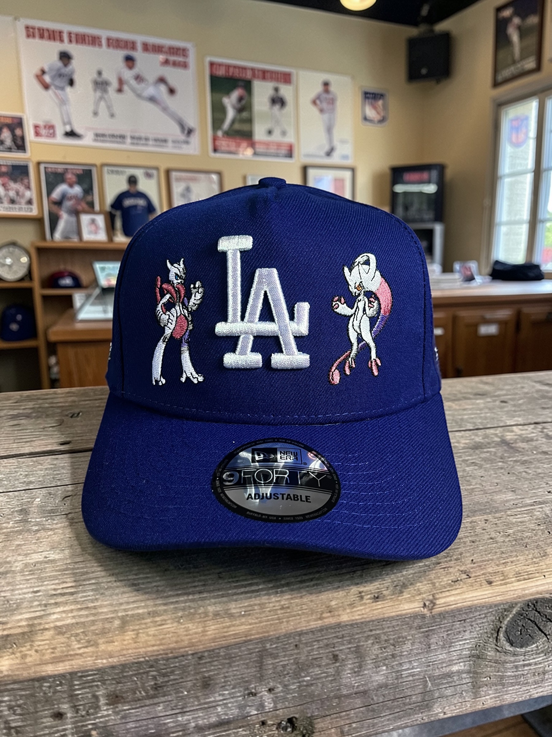 Gorra Pokémon Azul Marino 9FORTY Mewtwo Los Ángeles - Image 2