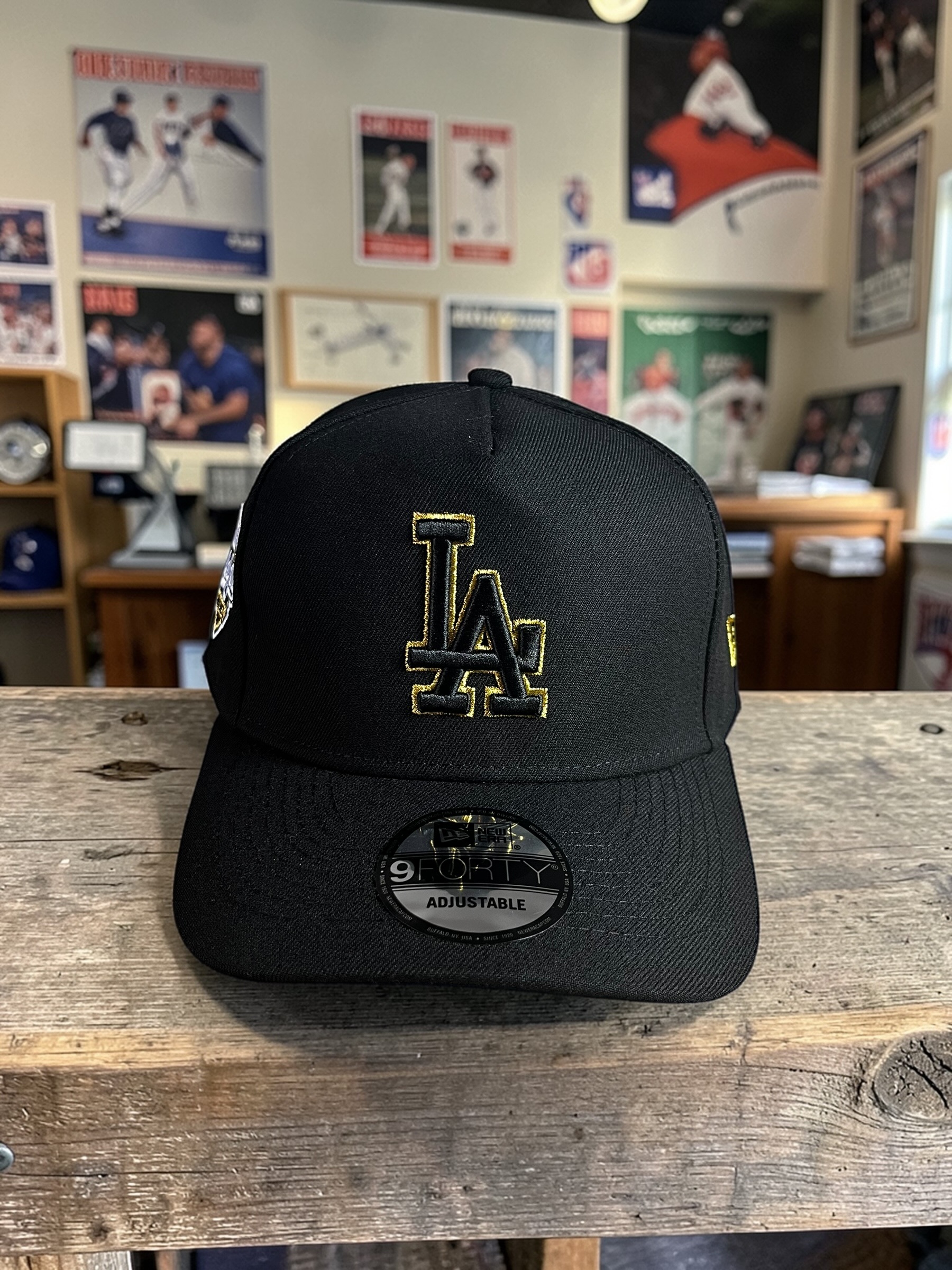 Gorra Los Angeles Dodgers Negra 9FORTY World Series 2025 Dorada - Image 2