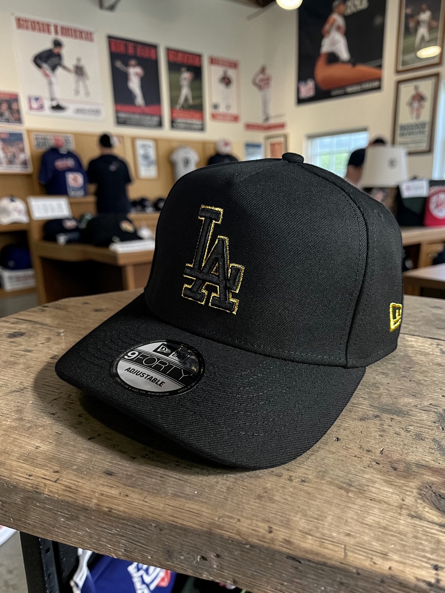 Gorra Los Angeles Dodgers Negra 9FORTY World Series 2025 Dorada - Image 3