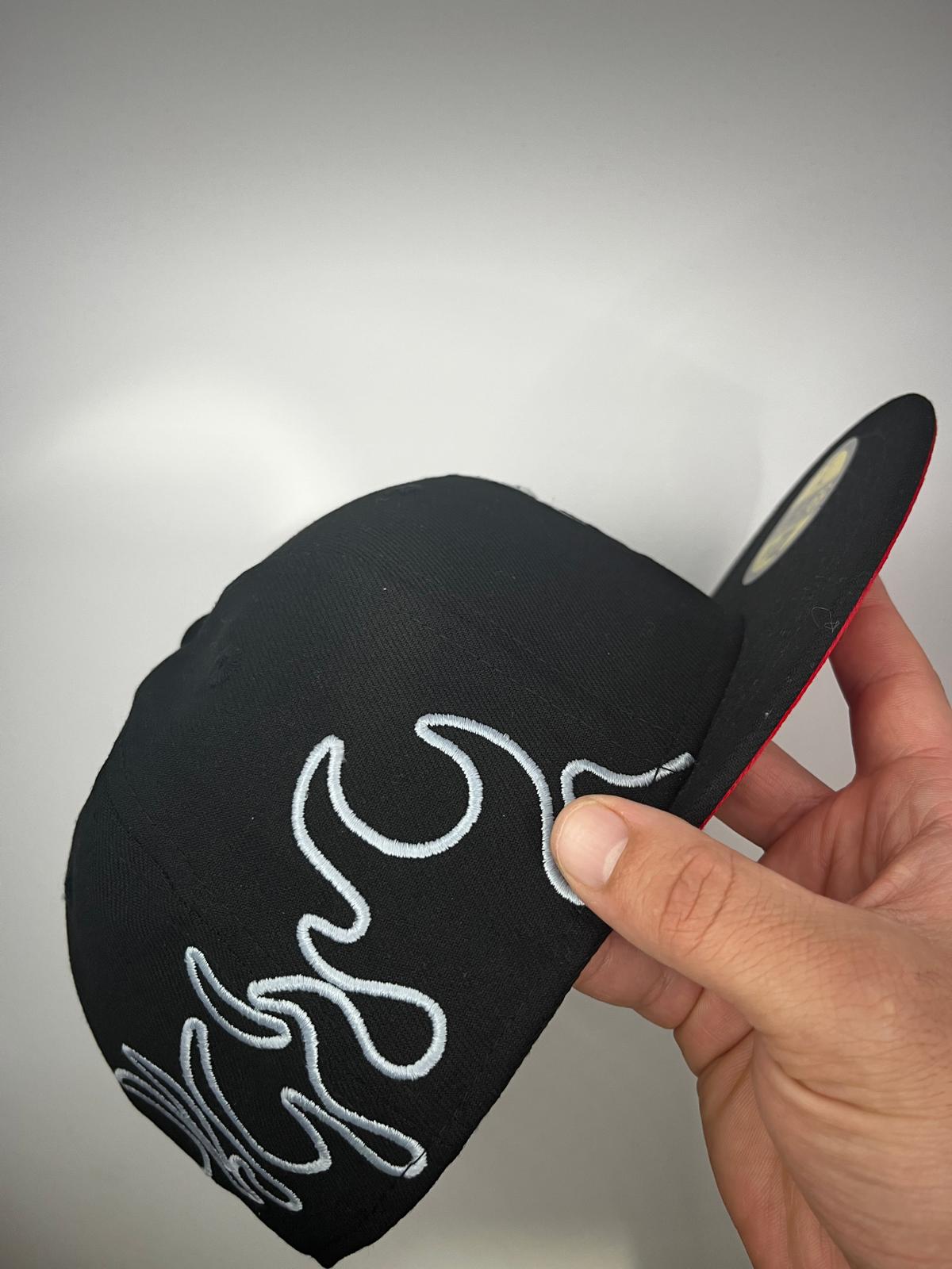 Gorra New Era 59FIFTY Los Ángeles Negra Glow - Image 5