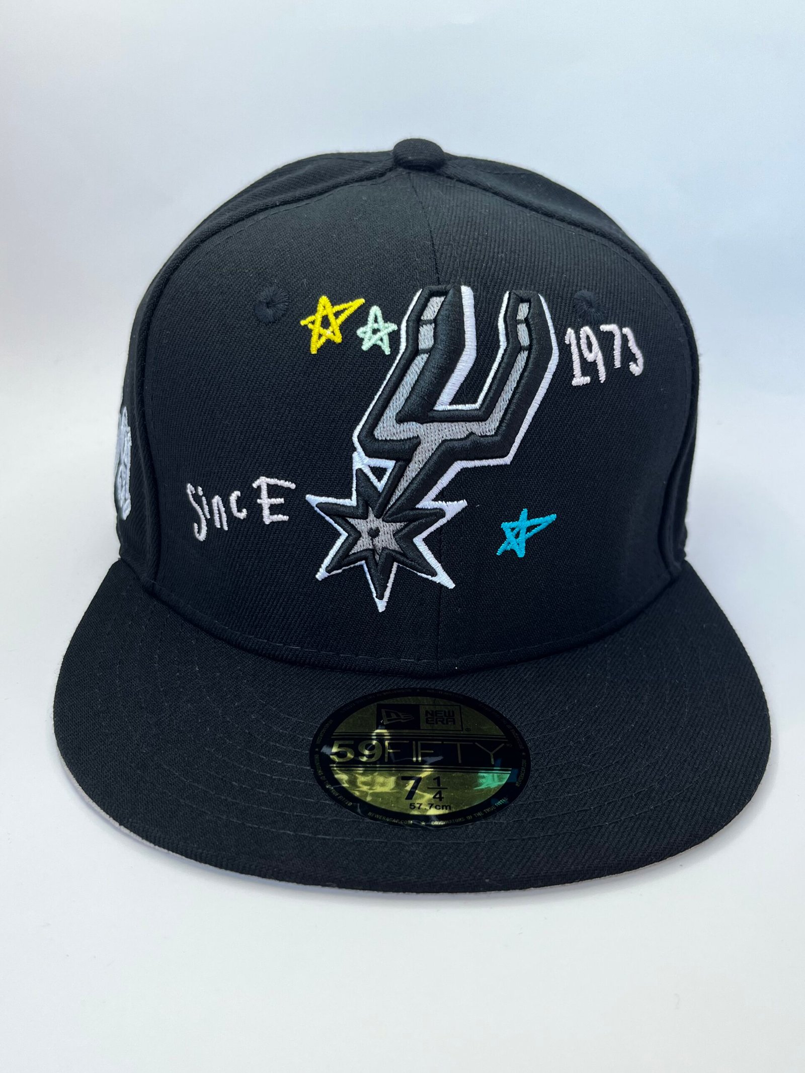 Gorra San Antonio Spurs Negra 59FIFTY New Era | Parche Estrellas 7 1/4 - Image 3